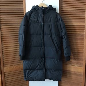 Everlane navy puffer jacket
